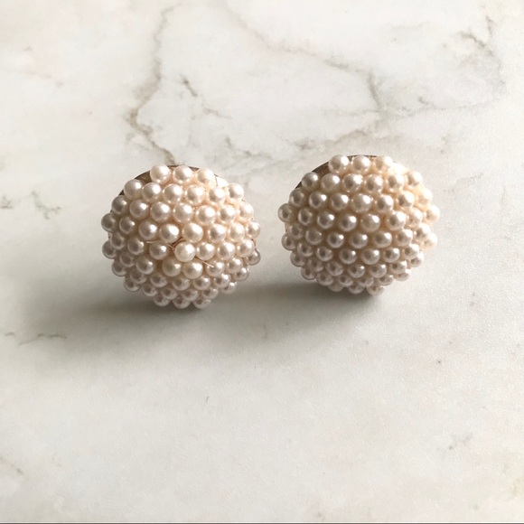 Jewelry - Pearl Cluster Stud Classy Earrings